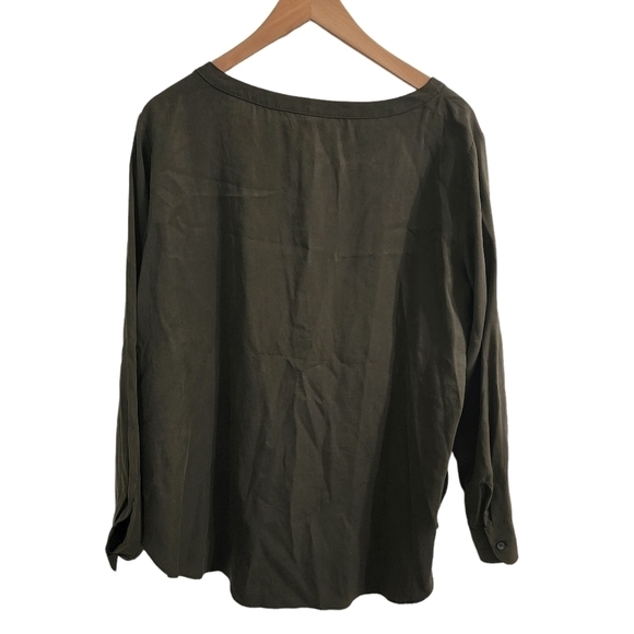 BANANA REPUBLIC Long Sleeve Blouse in Mistletoe Green Size LP NWT - Picture 3 of 10